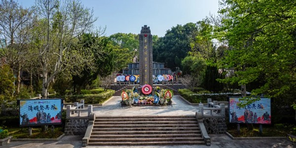 傳承紅色基因，弘揚(yáng)愛國精神！寧紅電氣開展清明祭掃活動！